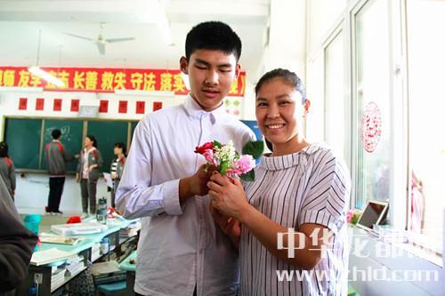 母親節(jié)，周口高中生這樣過(guò)！